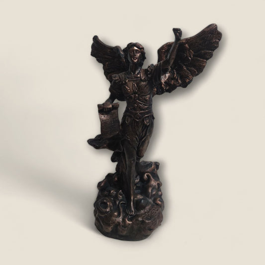 Figura del Arcángel Uriel